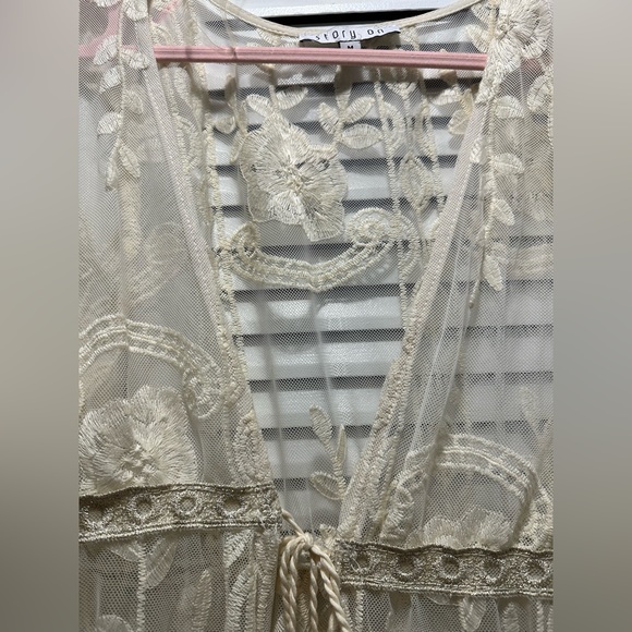 Story On Lace Overlay Jacket with front tie - Picture 6 of 9